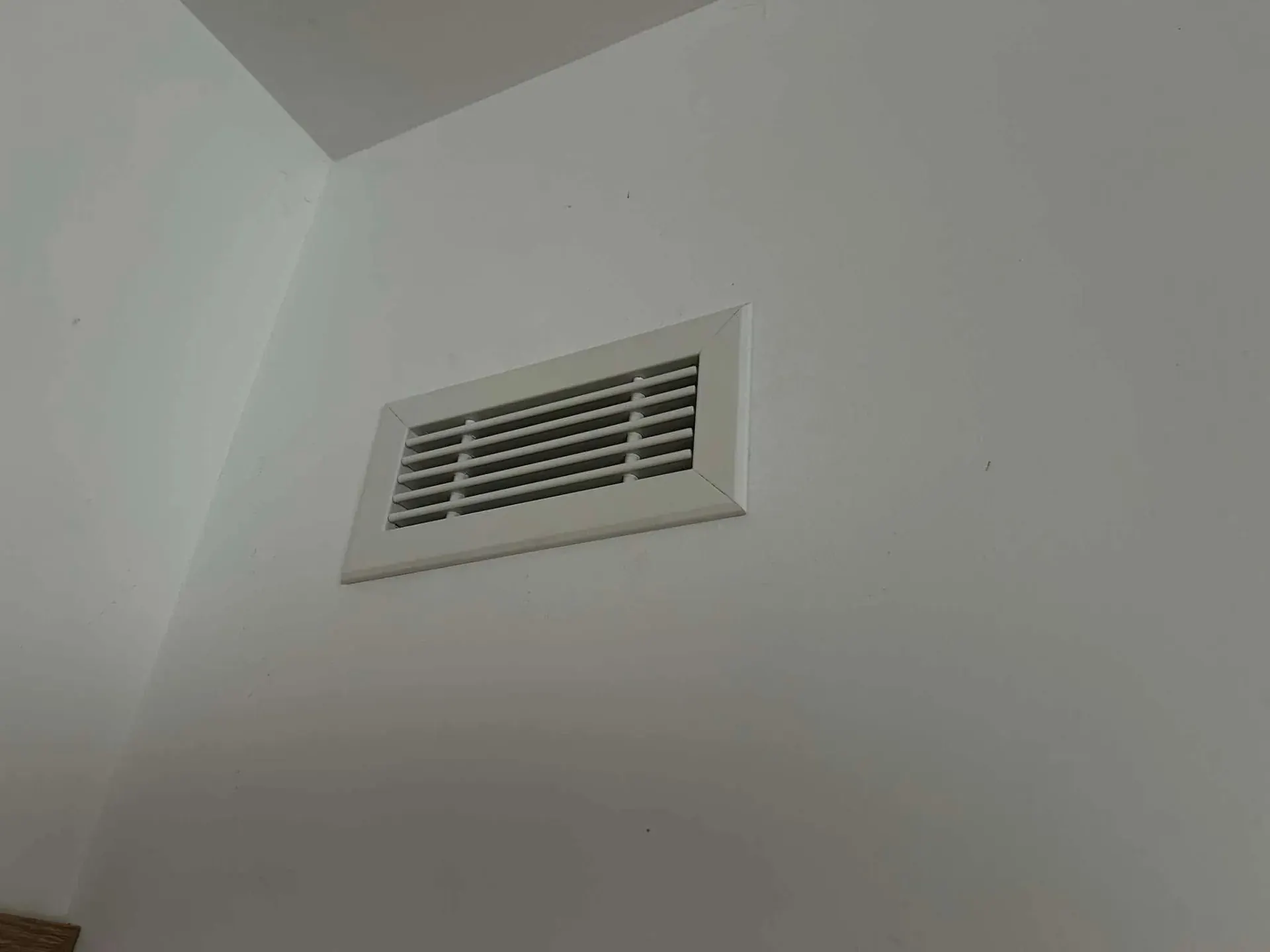 Fotka z montáže rekuperace 4